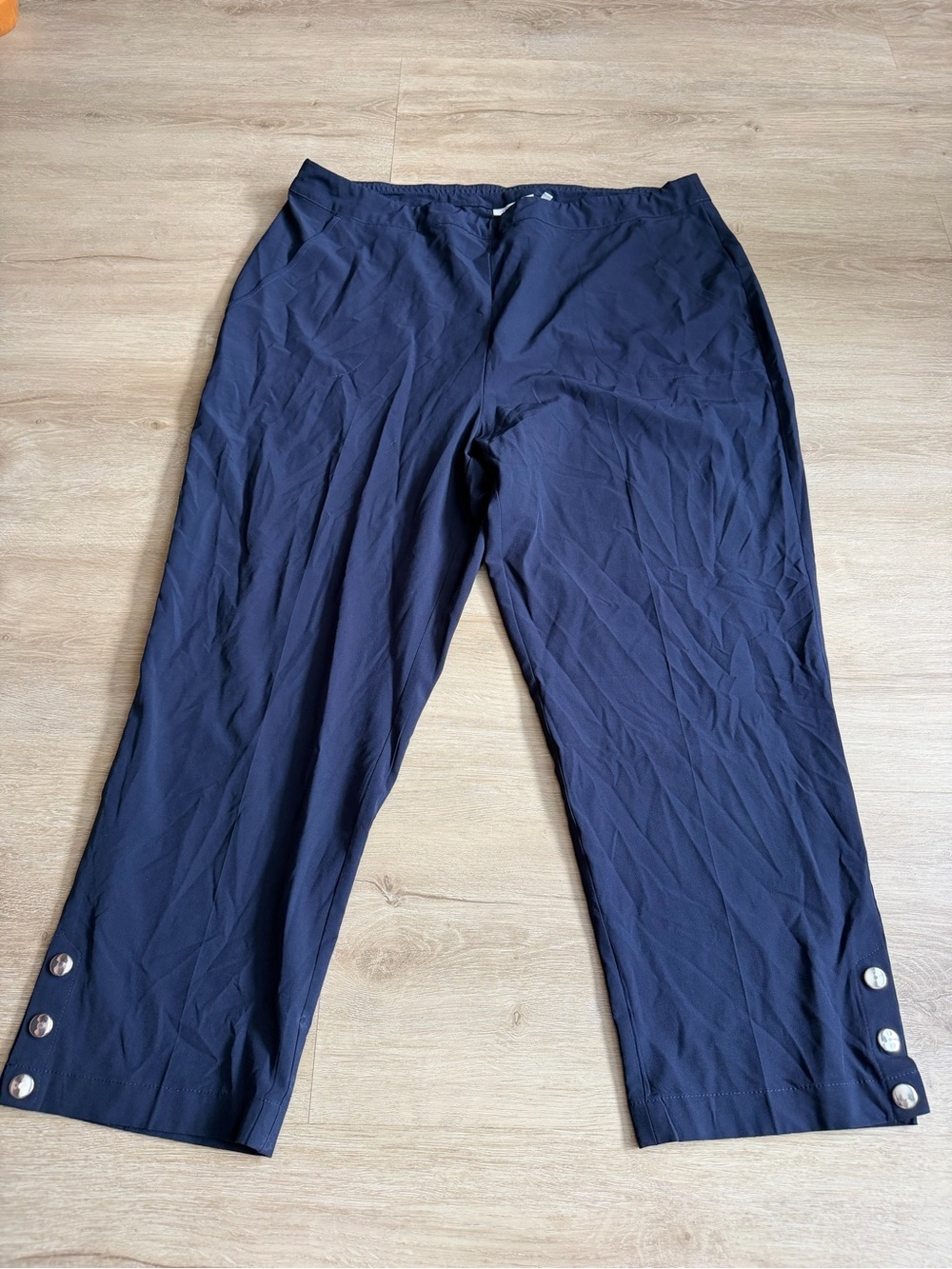 Chico's Navy Blue pull On ankle pants Lightweight Button Bottoms SZ 14